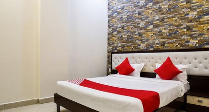 Hotel O StayCraft Room Type - Deluxe