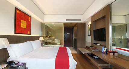 Trident Bandra Kurla Room Type - Deluxe Room with Bathtub, King Beds