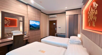 Quality Beach Resorts and Spa Patong Room Type - Deluxe Balcony Twin