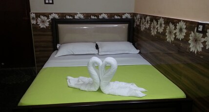 Hotel Bluemix Room Type - Deluxe Family Room (AC)
