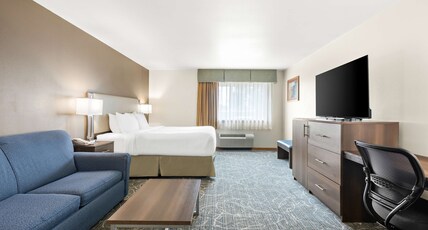 Best Western West Towne Suites Room Type - 1 King Bed, Mobility Accessible, Bathtub, Sofabed, Non-Smoking, Full Breakfast
