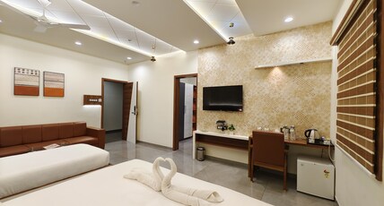 HOTEL MANSI Room Type - ROYAL GRANDE