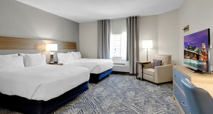 Candlewood Suites SAN ANTONIO DOWNTOWN, an IHG hotel Room Type - 2 Queen Studio Ste Comm Access Roll Shwr