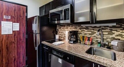 Staybridge Suites Laredo, an IHG hotel Room Type - 1 King Studio Suite