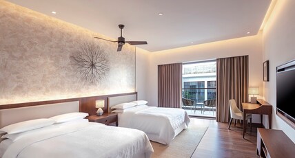 Sheraton Grand Chennai Resort & Spa Room Type - Deluxe Twin with Balcony & Bathtub