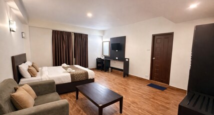 Bhumzang Hotel & Banquet Room Type - Deluxe Rooms