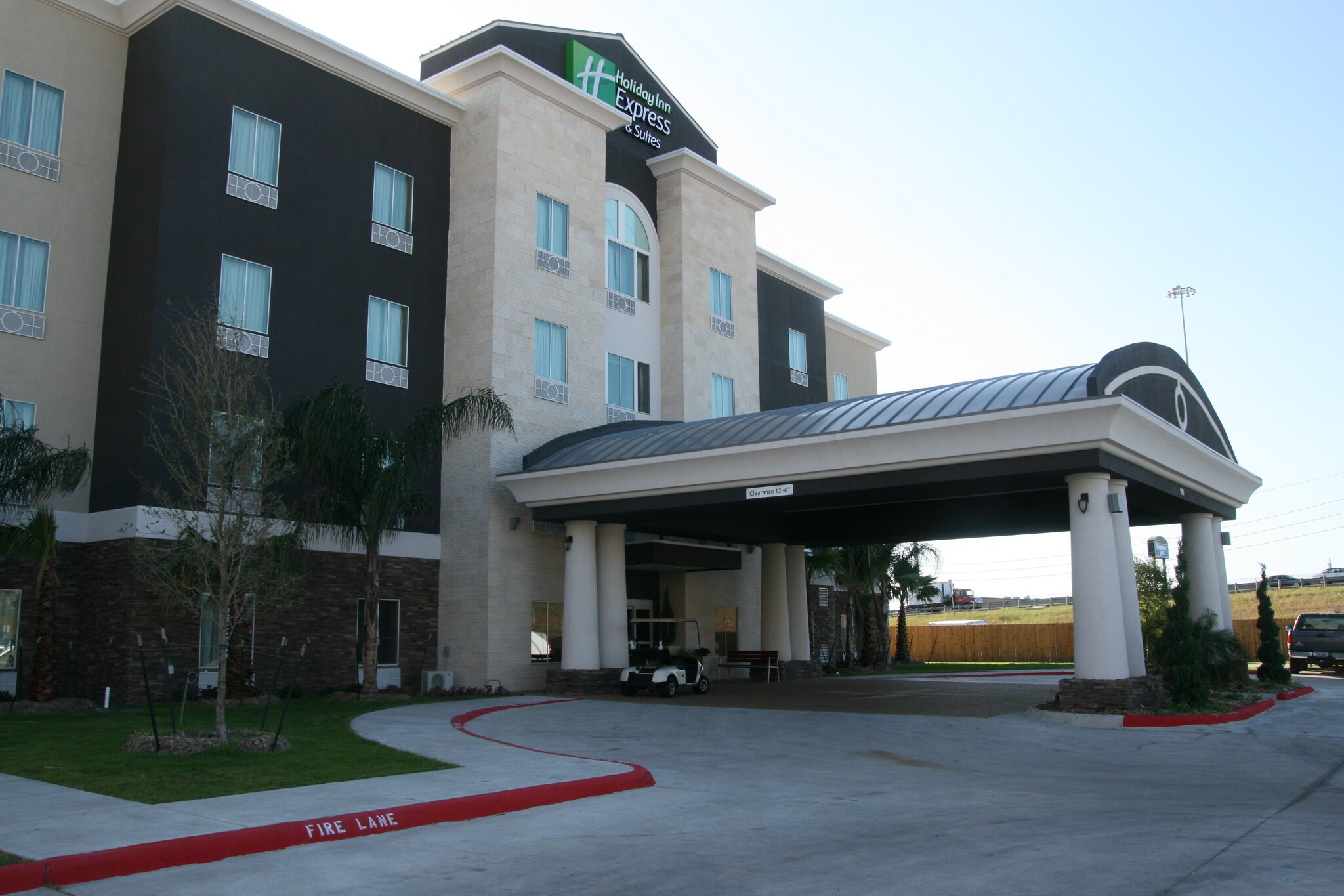 Holiday Inn Express & Suites CORPUS CHRISTI (NORTH) - Tap to explore photos