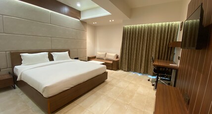 The City Tower Hotel Room Type - Mini Suite Room With Balcony