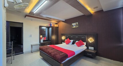 Hotel Madani Room Type - Deluxe Double A.C. Room