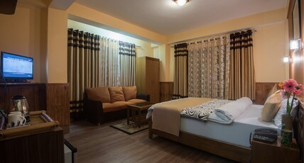 Hotel Helia Room Type - Deluxe Room with Partial View