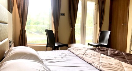 Dinard | Rooms in a cottage Room Type - backwater view