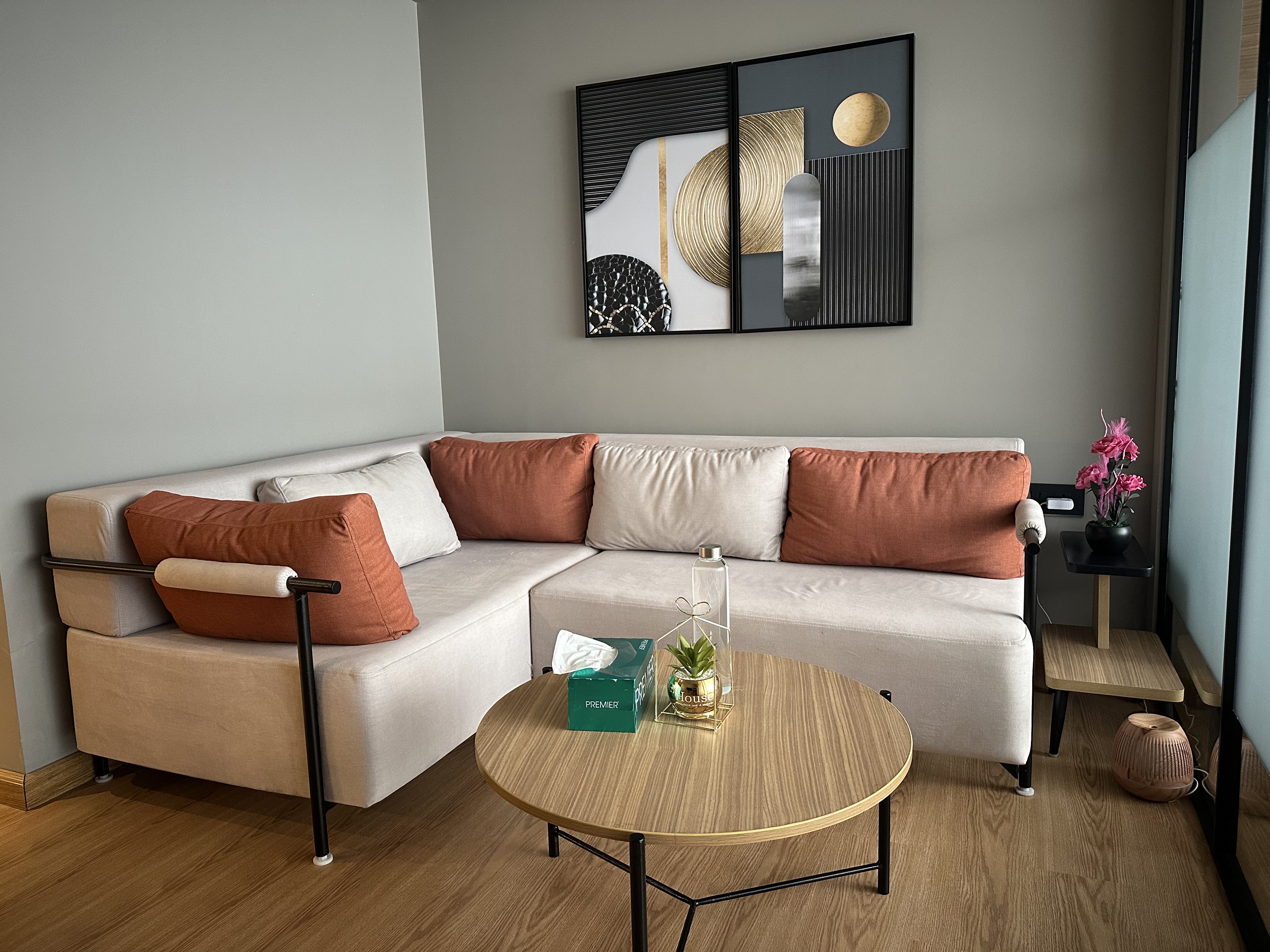 The Vilton | Entire Studio Apartments - Tap to explore photos