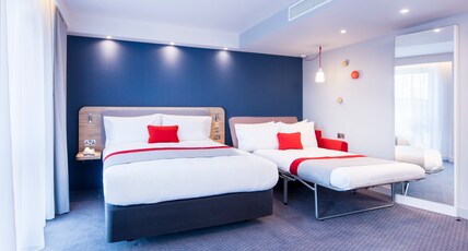 Holiday Inn Express Gibraltar Room Type - 1 Double Standard Single Sofa Bed with Free Breakfast