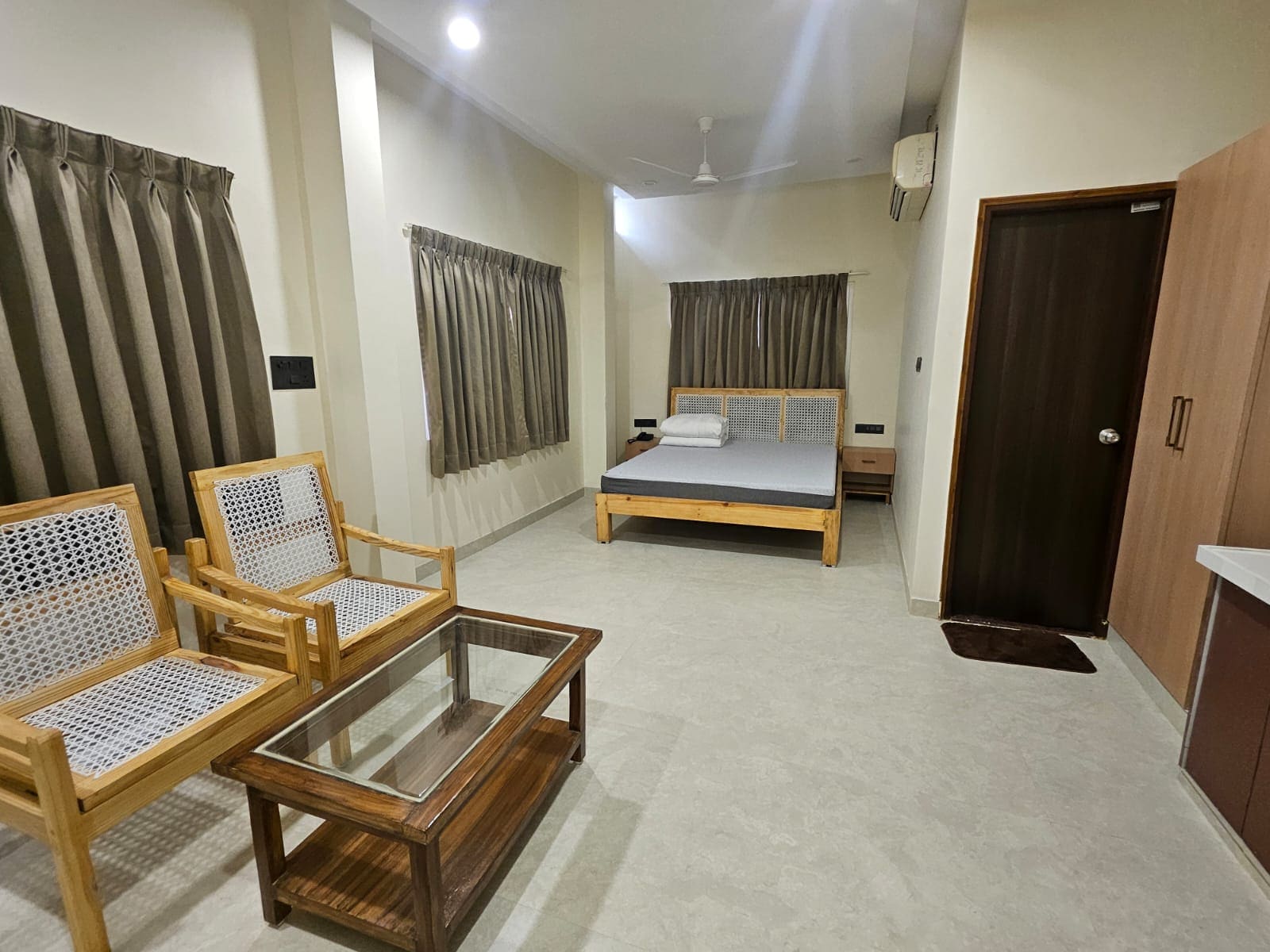 Paras Homestay | Entire Studio Apartments With Private Attached Kitchen | 8 Mins Walk To Shri Venkat - Tap to explore photos