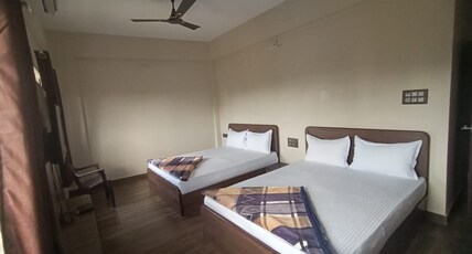 HONNASIRI RESIDENCY Room Type - 4 BED AC ROOM