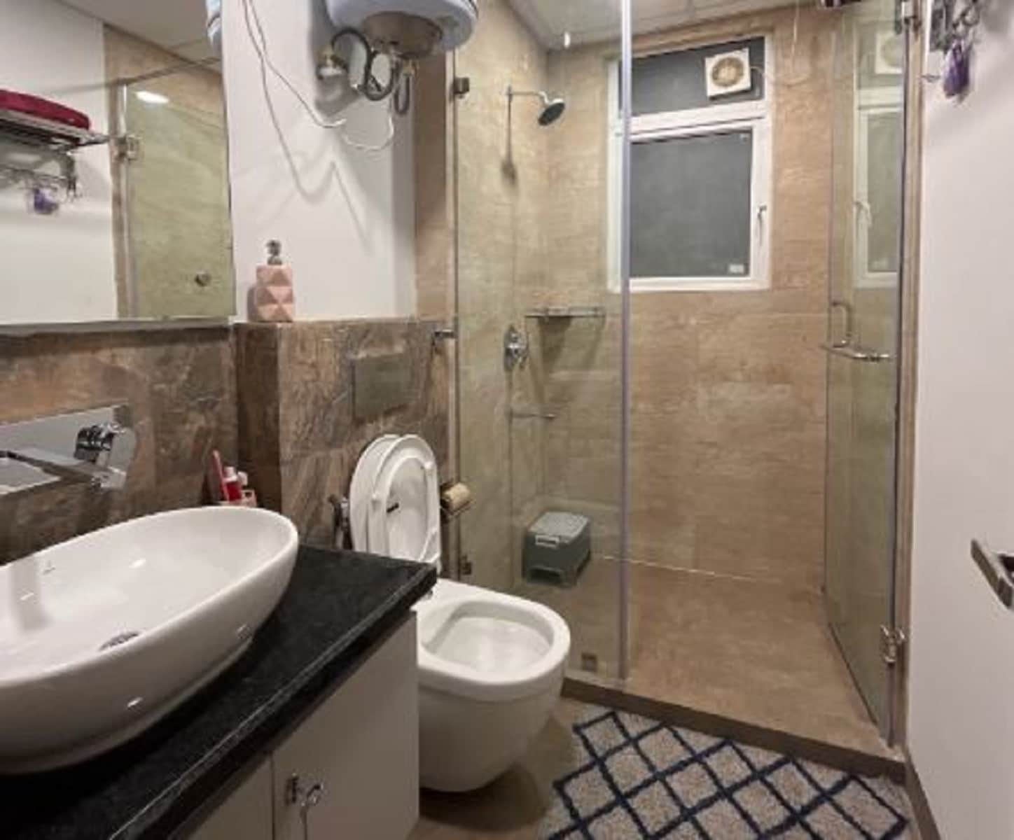 OCB Stays - Luxury 2 BHK with Kitchen & Parking - Tap to explore photos