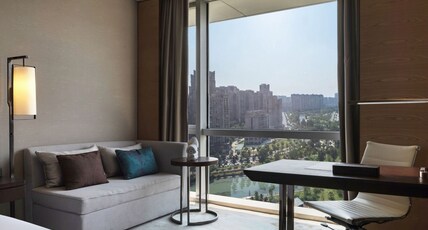 Crowne Plaza Chengdu Wenjiang Room Type - 1 King Standard River View