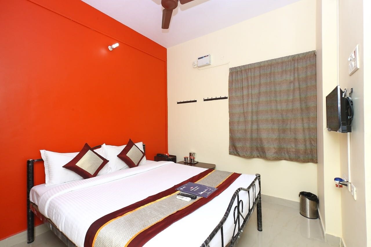 Live as CHN2504 - Tap to explore photos