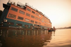 Polo Floatel, Kolkata