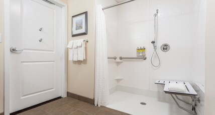 Candlewood Suites Eau Claire I-94, an IHG hotel Room Type - 2 Queen Studio Comm Mobility Accessible Roll In Shower