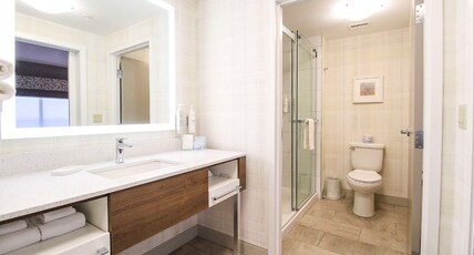Hampton Inn by Hilton Sydney Nova Scotia Room Type - 1 KING BED PULL OUT SOFA