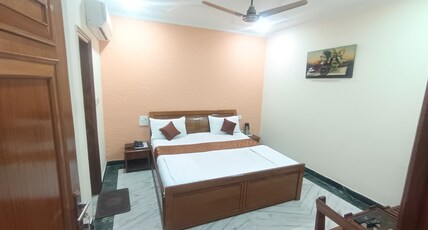 Hotel Kailash Palace Room Type - Deluxe Ac Room