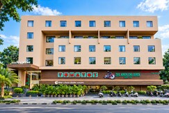 Address of Hotel Cypress