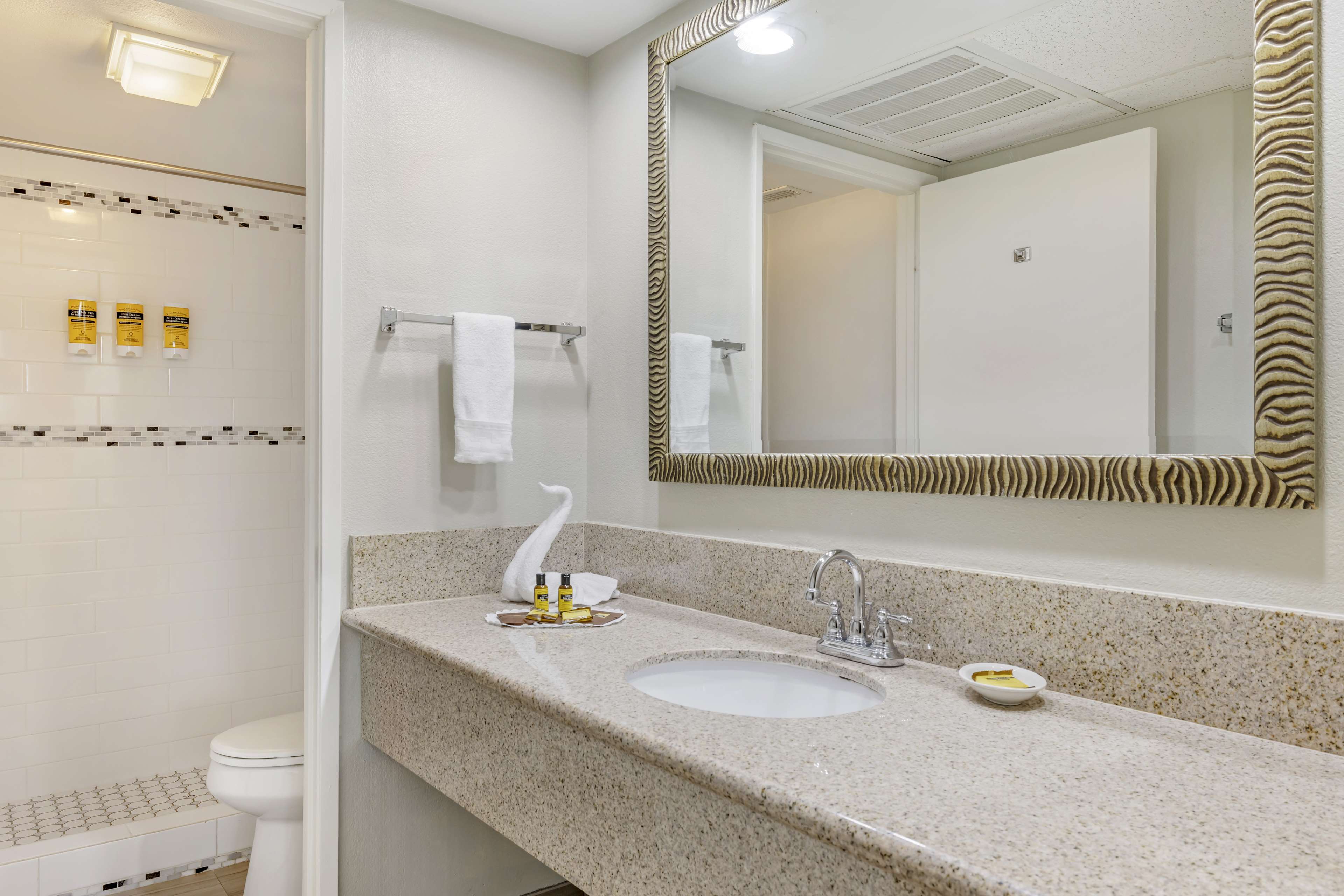 BEST WESTERN PLUS PALM DESERT - Tap to explore photos