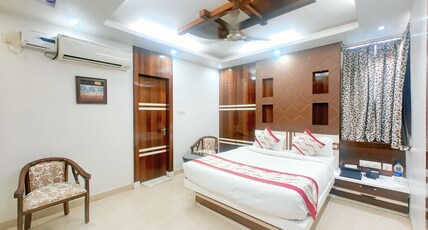 Frontline Residency Room Type - Executive Club Room with Balcony