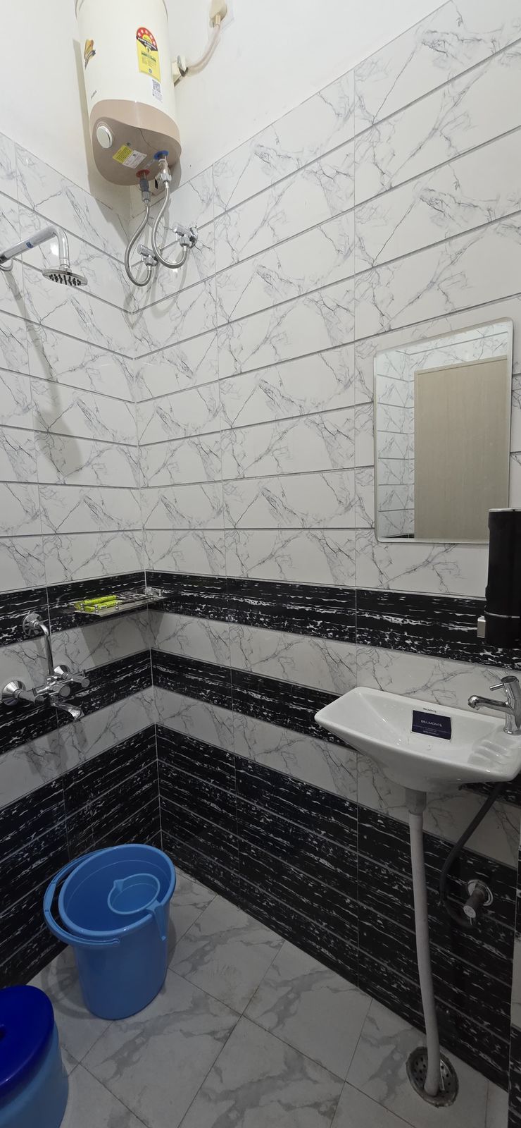 Mahadev Niwas Luxurious Prime Deluxe - Tap to explore photos