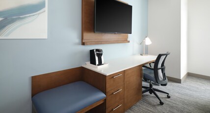 EVEN Hotels ATLANTA - COBB GALLERIA Room Type - 1 King Bed Standard