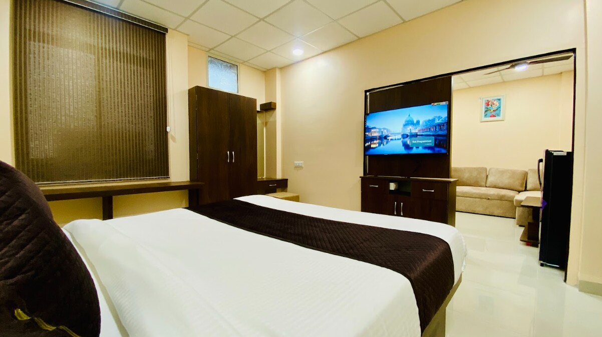 Avanse Millora Stay10 B-M Apartment, Indore - Tap to explore photos