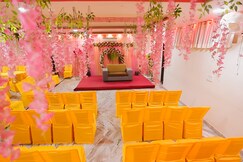Hotel Radhika