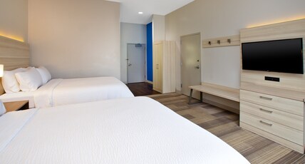 Holiday Inn Express Hotel & Suites Athens Room Type - 2 Queen Standard