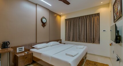 Chirayu Executive Suites Room Type - Super Deluxe Room