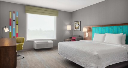 Hampton Inn by Hilton Kingston Room Type - 1KNG MOB HEAR ACC W TUB NS