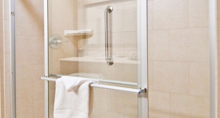 Hampton Inn Maumelle AR Room Type - 1KNG W  SHOWER ONLY NOSMOK