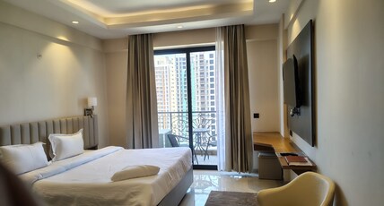 Hotel Celestial Manor Room Type - Premier Room with Pool View