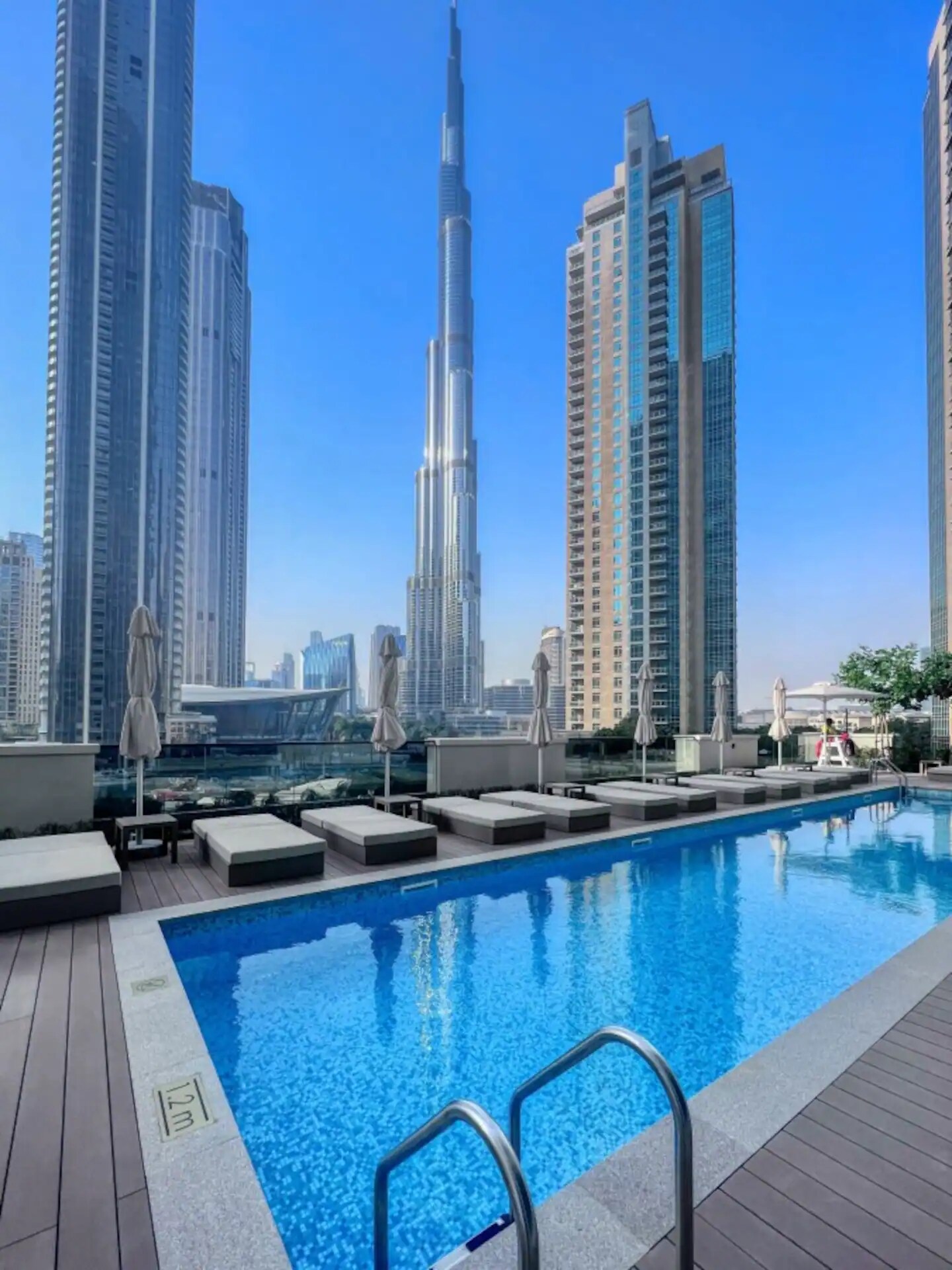 The Luxe Manor | 4 BR Apt with Full Khalifa & Fountain Views - Tap to explore photos