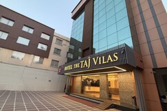 The Taj Vilas