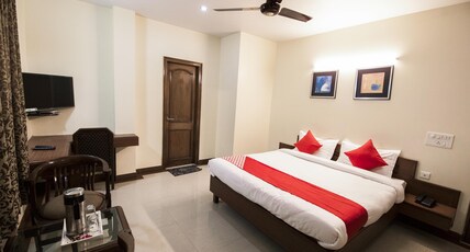 Hotel Maharaja Palace Room Type - Deluxe AC Room