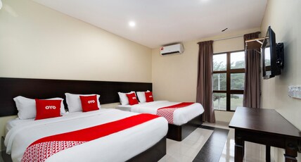 OYO 89960 Manjung Inn Hotel Room Type - Suite Family