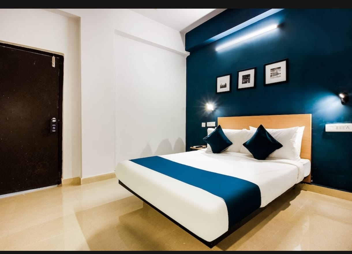 Hotel Silverkey luxury rooms - Tap to explore photos