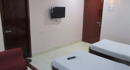 Hotel Ratna Room Type - Deluxe Room
