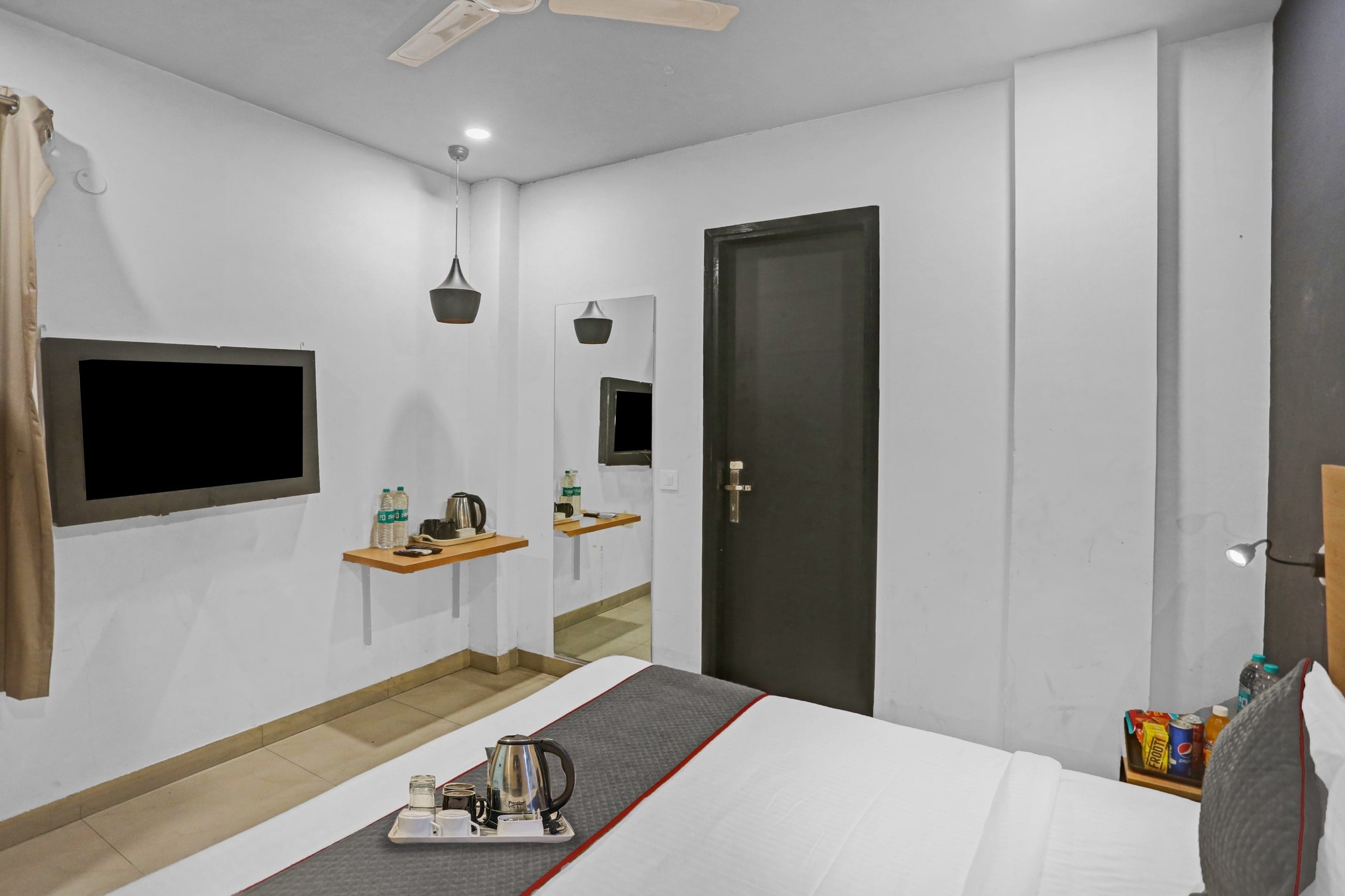 Townhouse Nangal Raya Pankha Road - Tap to explore photos