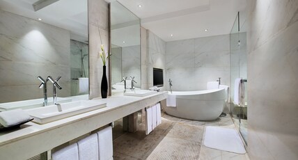 Crowne Plaza BEIJING SUN PALACE Room Type - 1 King 1 Bdrm Ste Living Dining Kitchnt