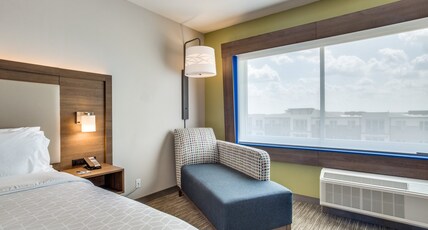 Holiday Inn Express and Suites Denton South Room Type - 1 King Standard Extra Floor Space Holiday Inn Express and Suites Denton South Room Type - 1 King Standard Extra Floor Space