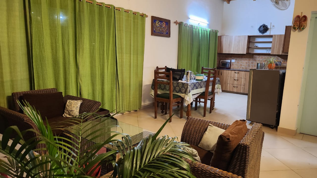 Lake side Homestay: Bhimtal - Tap to explore photos