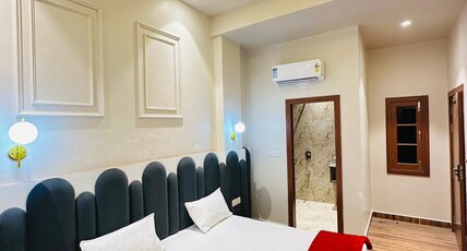 Hotel Cloud 9 Room Type - Deluxe King Bed Room Hotel Cloud 9 Room Type - Deluxe King Bed Room