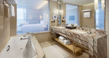 DoubleTree by Hilton Hotel Qingdao - Jimo Room Type - KING ONE BEDROOM SUITE